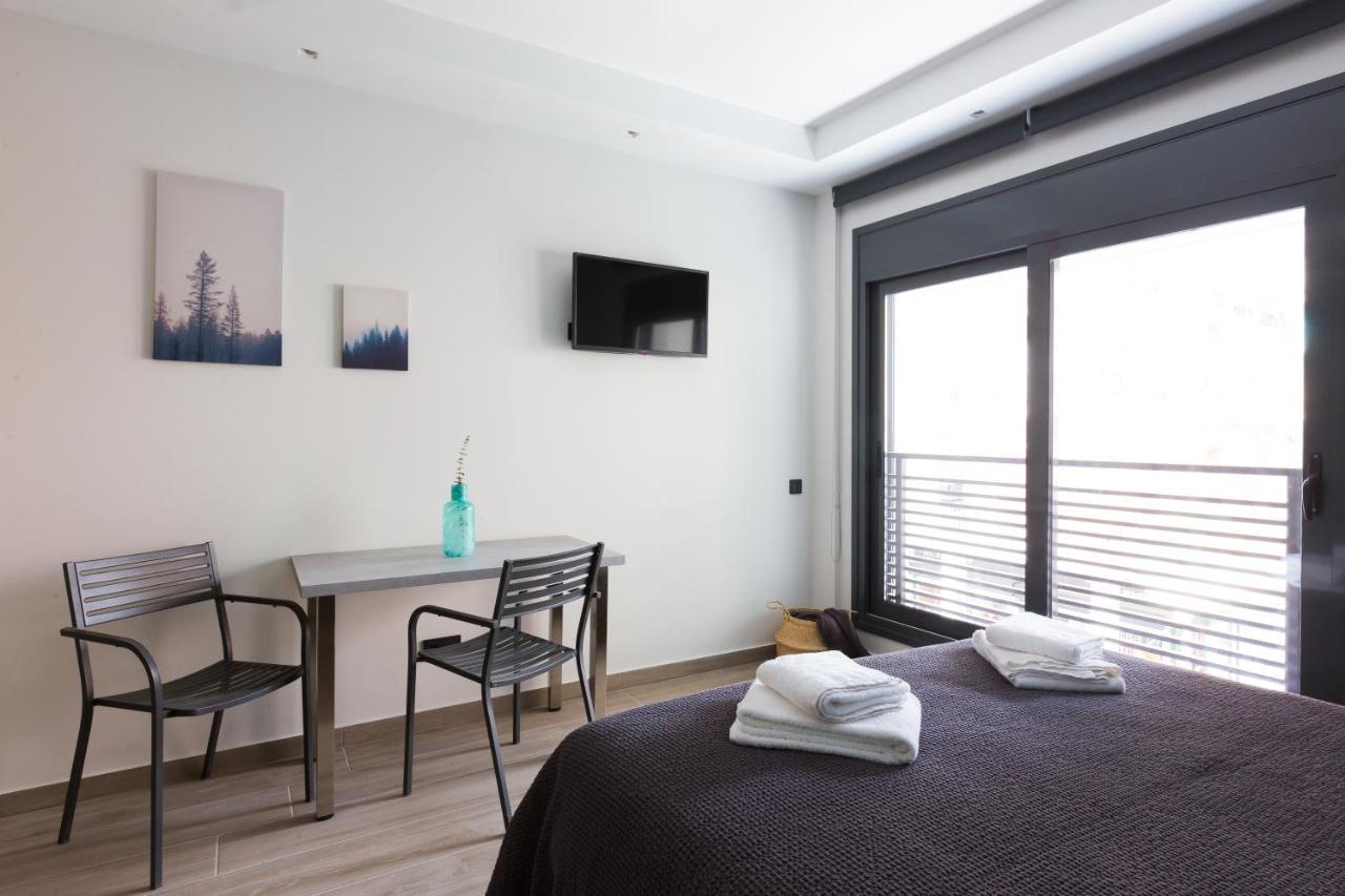 Aparthotel 12 Reasons Why Metaxourgeio à Athènes Extérieur photo