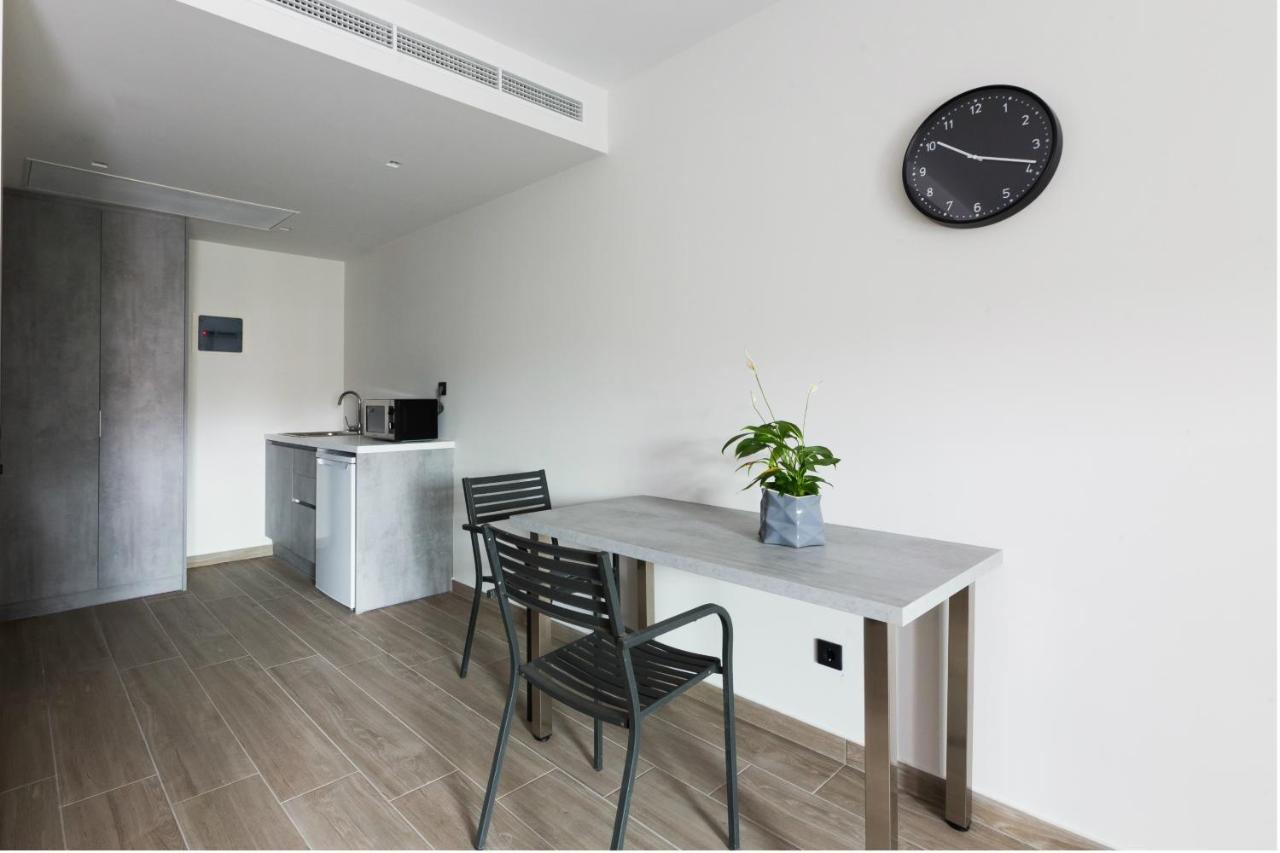 Aparthotel 12 Reasons Why Metaxourgeio à Athènes Extérieur photo